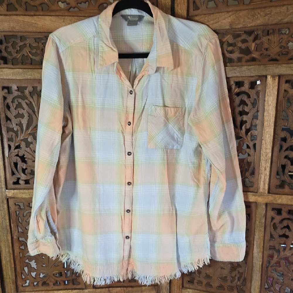 🌟 Natural Reflections Light Plaid Shirt Size Large